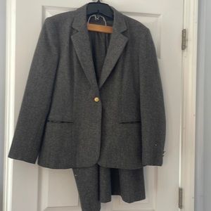 Lord and Taylor Briggs vintage wool suit 9 to 5 Murphy Brown